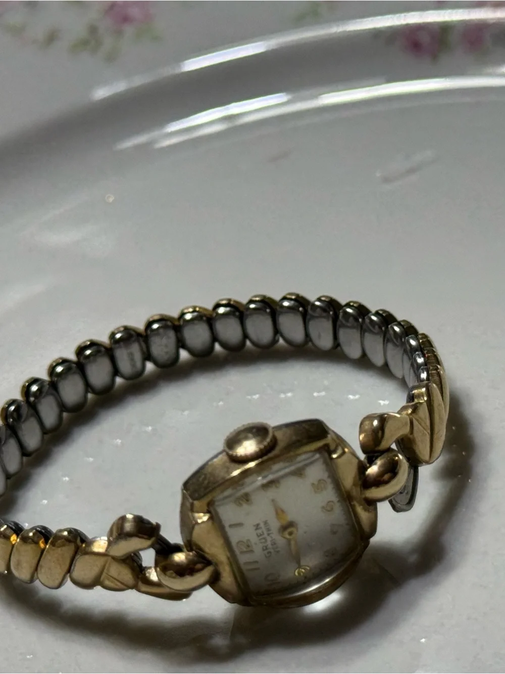 Vintage 40s/50s Gold-Tone Gruen 10k GF Women's Bracelet Watch - Gold